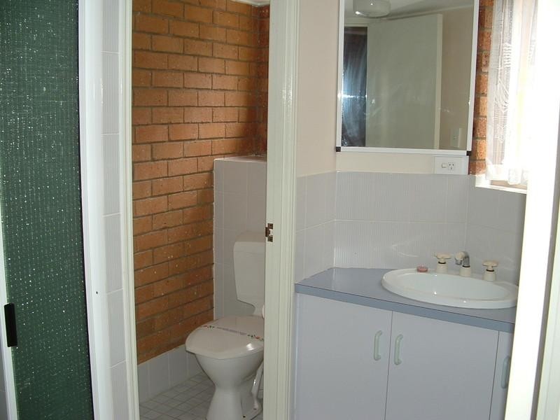 4/448 Charlton Esplanade, Torquay QLD 4655