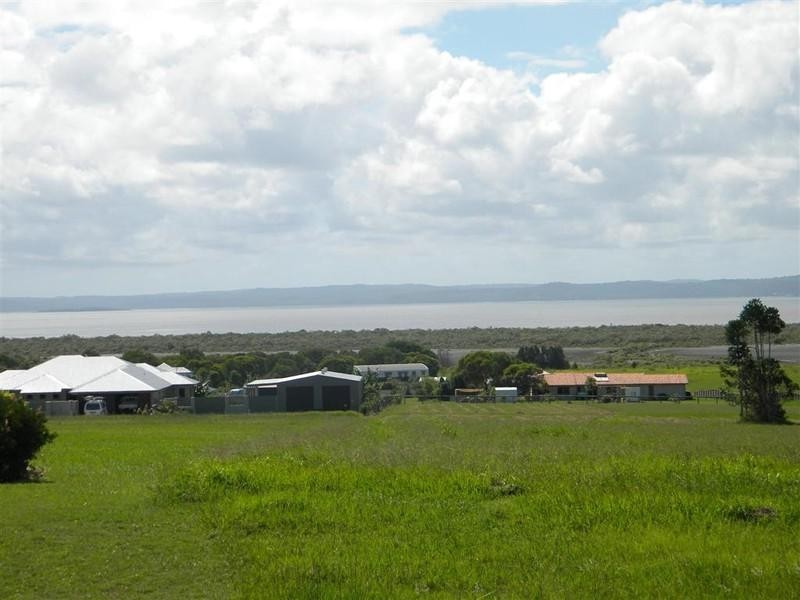 16 Windjammer Circuit, River Heads QLD 4655