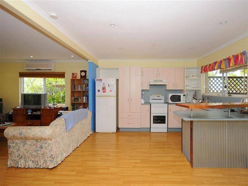 745 Boat Harbour Drive, Urangan QLD 4655