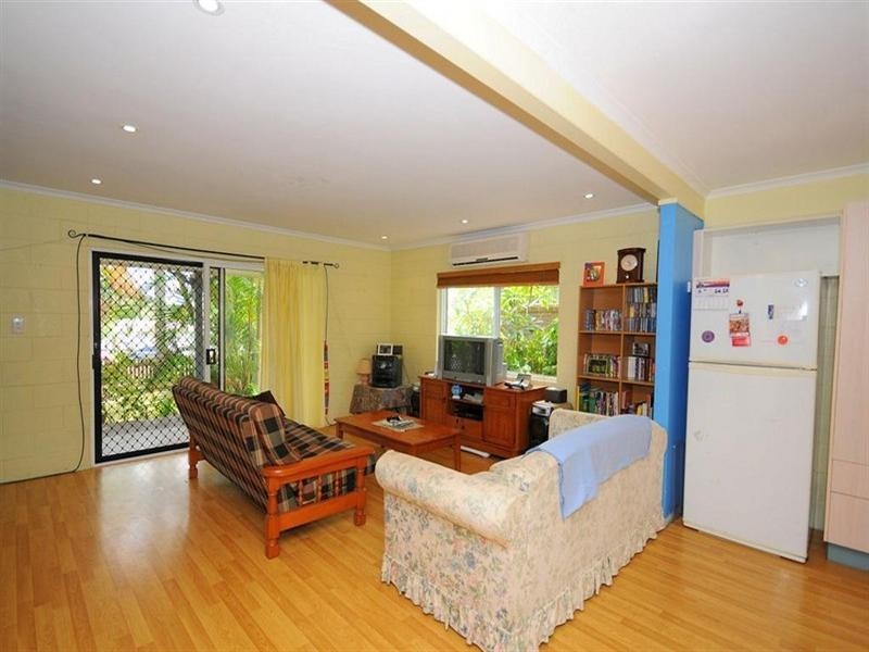 745 Boat Harbour Drive, Urangan QLD 4655