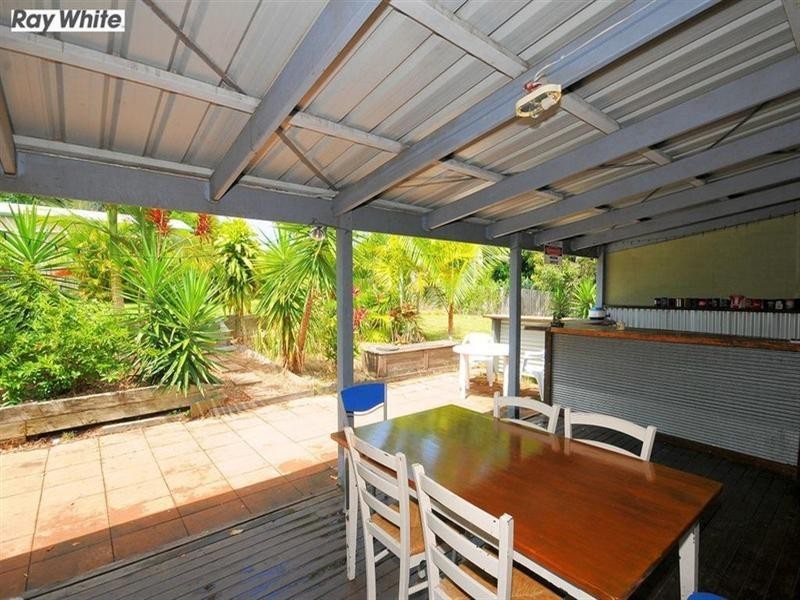 745 Boat Harbour Drive, Urangan QLD 4655