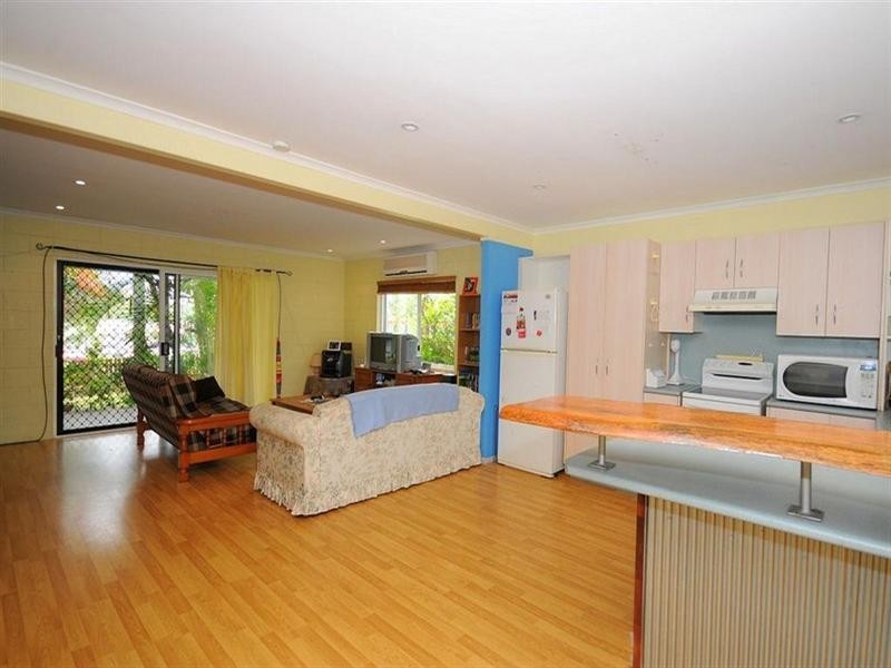 745 Boat Harbour Drive, Urangan QLD 4655