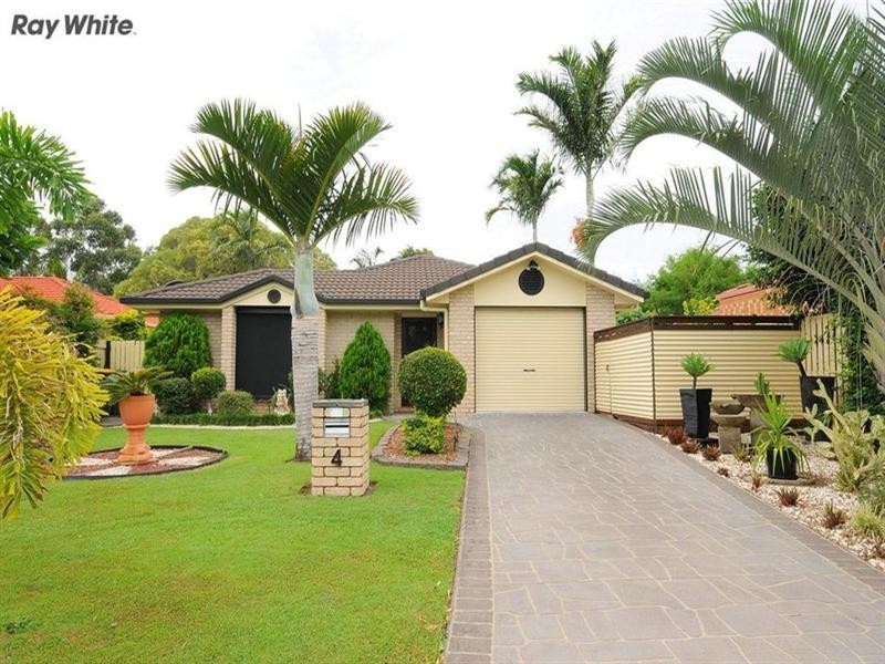 4 Jonwest Close, Torquay QLD 4655