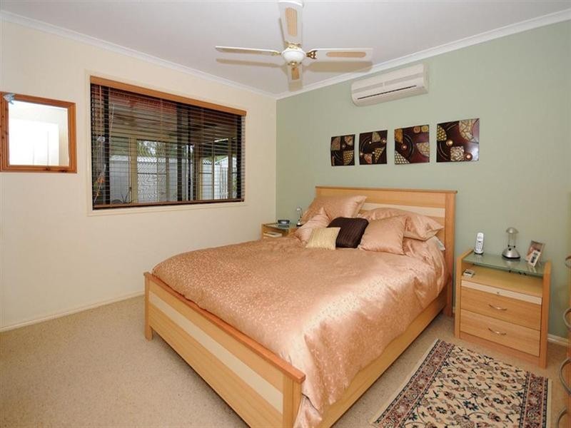4 Jonwest Close, Torquay QLD 4655