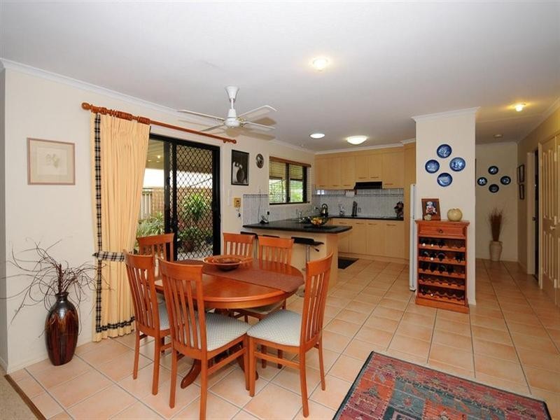 4 Jonwest Close, Torquay QLD 4655
