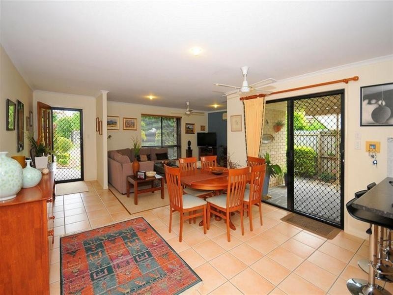 4 Jonwest Close, Torquay QLD 4655