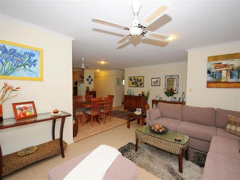 4 Jonwest Close, Torquay QLD 4655
