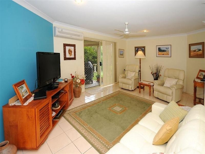 35 Anchorage Circuit, Point Vernon QLD 4655