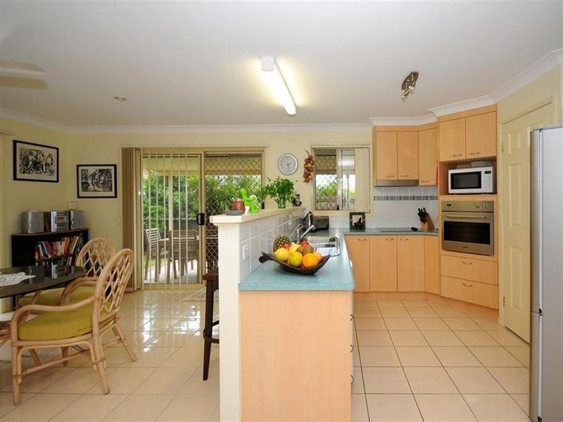 35 Anchorage Circuit, Point Vernon QLD 4655