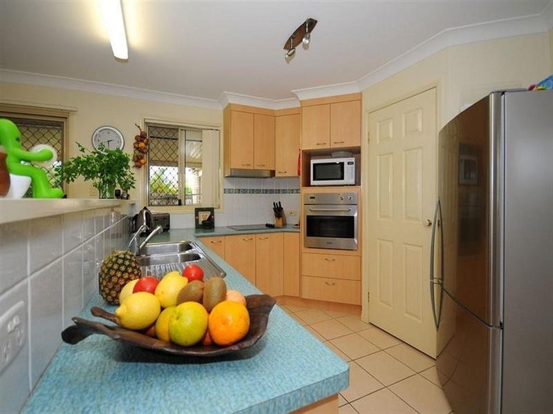 35 Anchorage Circuit, Point Vernon QLD 4655