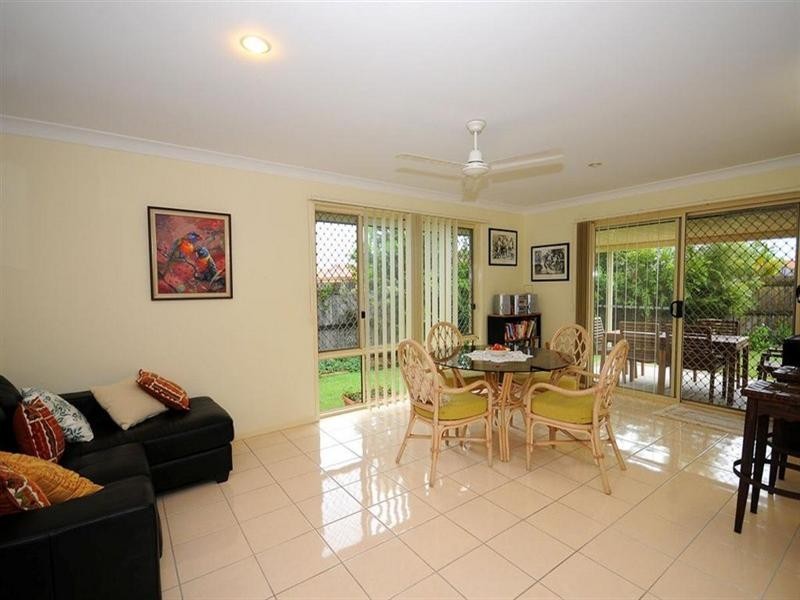35 Anchorage Circuit, Point Vernon QLD 4655