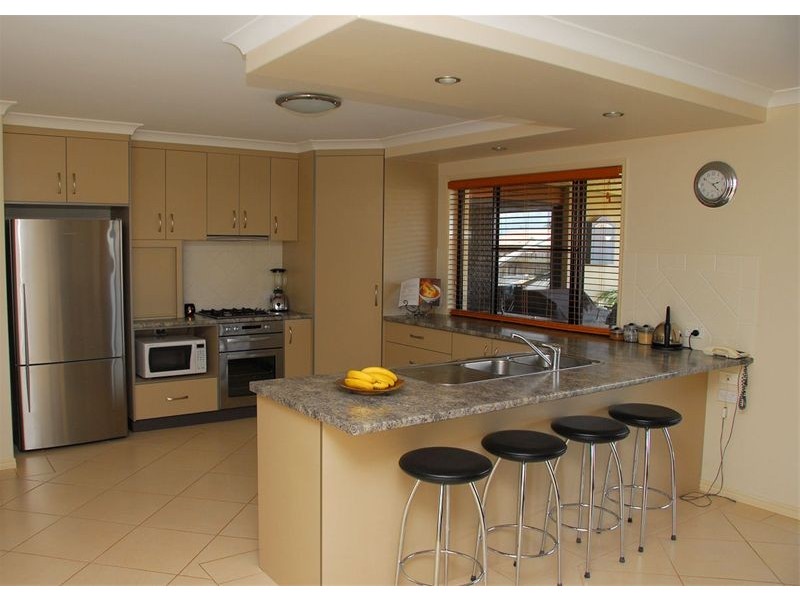 14 Murphy Street, Point Vernon QLD 4655