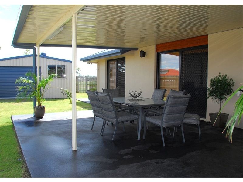 14 Murphy Street, Point Vernon QLD 4655
