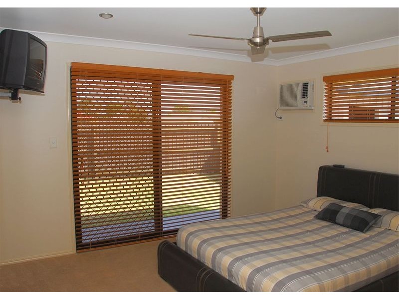 14 Murphy Street, Point Vernon QLD 4655