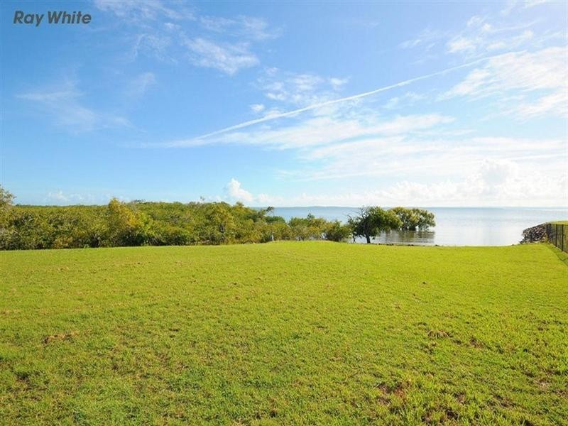 25 Pelican Avenue, Booral QLD 4655