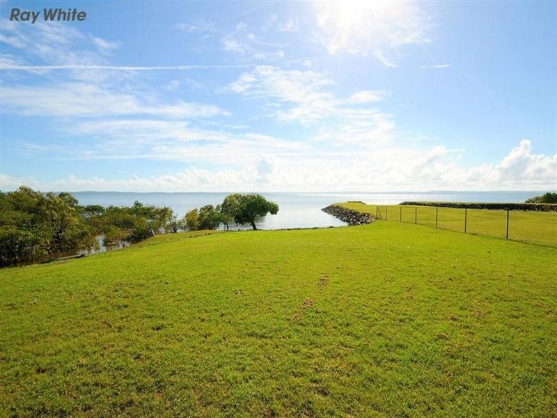 25 Pelican Avenue, Booral QLD 4655