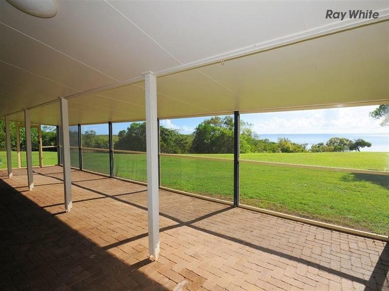 25 Pelican Avenue, Booral QLD 4655