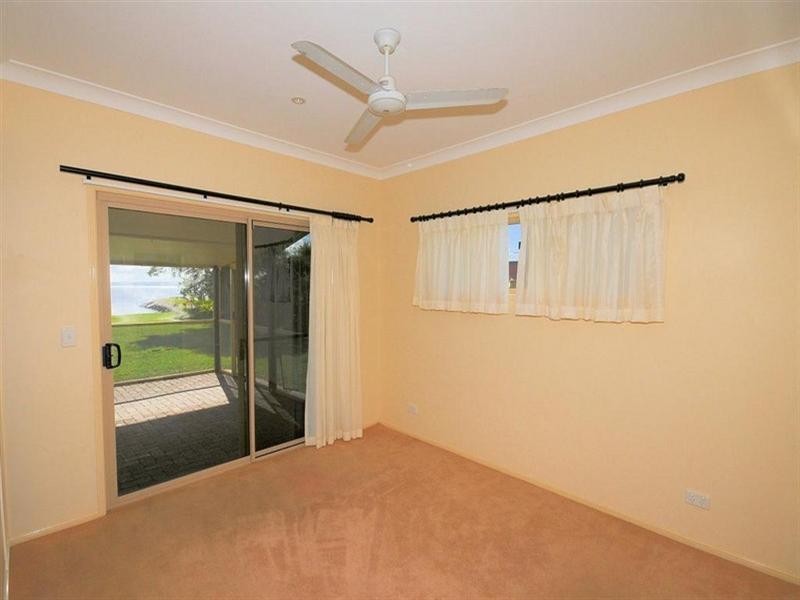 25 Pelican Avenue, Booral QLD 4655