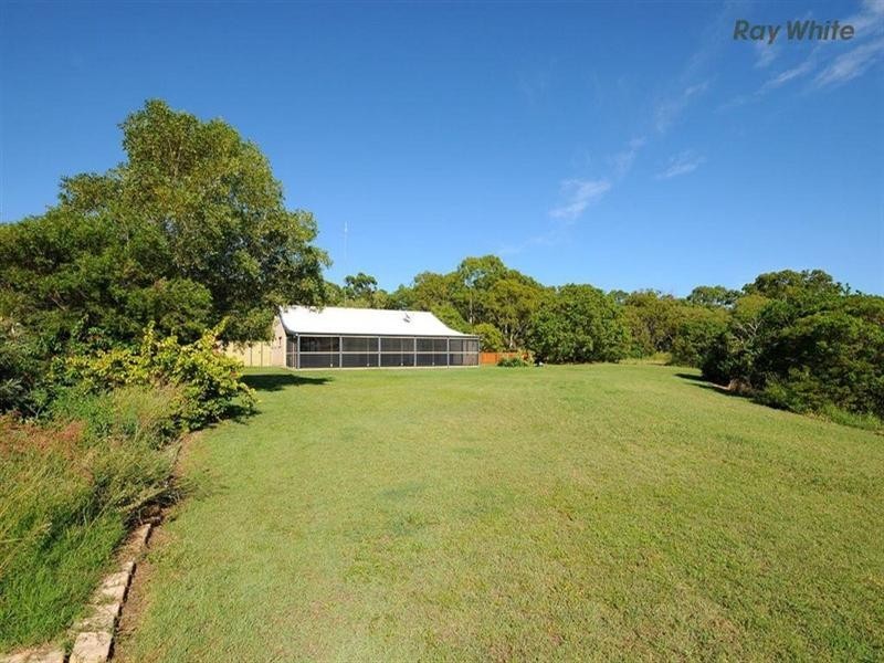 25 Pelican Avenue, Booral QLD 4655
