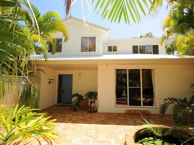 80 Kingfisher Parade, Toogoom QLD 4655