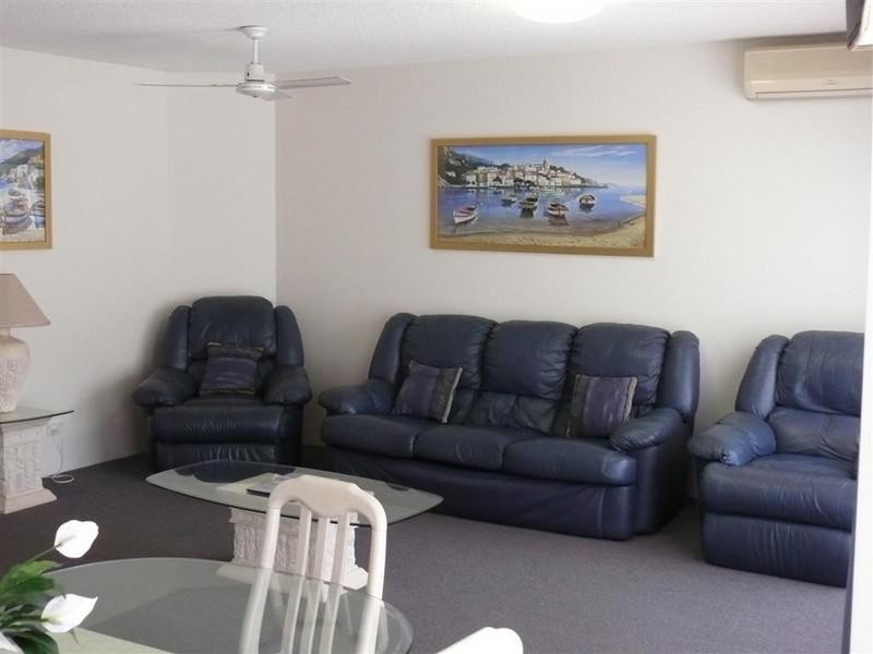8/397 Charlton Esplanade, Torquay QLD 4655