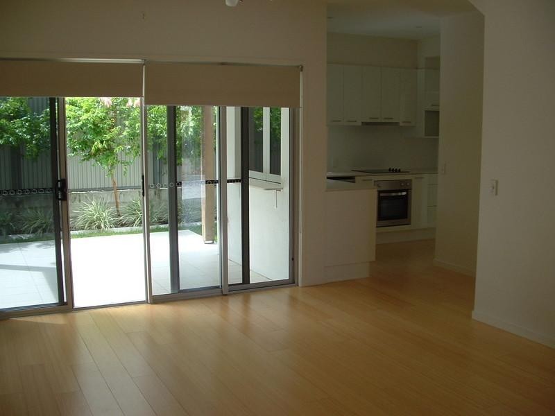 6/541 Charlton Esplanade, Urangan QLD 4655