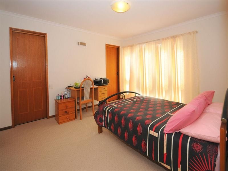 21 Wattlebird Lane, Eli Waters QLD 4655