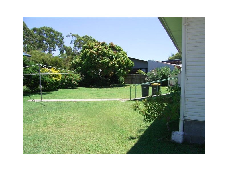 42 Esplanade, Point Vernon QLD 4655