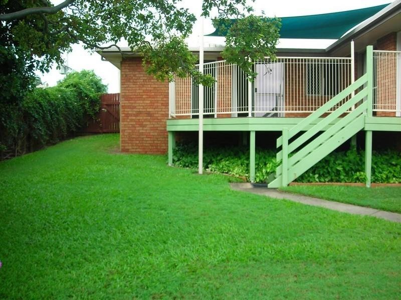 74 murphy, Point Vernon QLD 4655