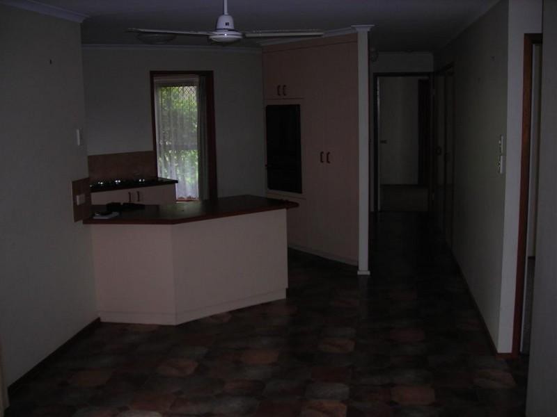 74 murphy, Point Vernon QLD 4655