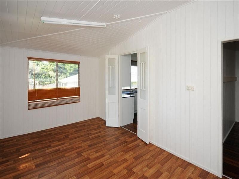 15 MARTIN, Point Vernon QLD 4655