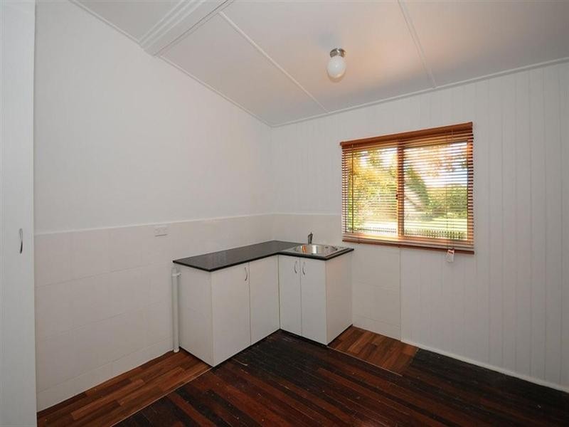 15 MARTIN, Point Vernon QLD 4655