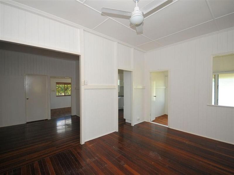 15 MARTIN, Point Vernon QLD 4655
