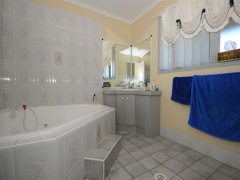 191 Dayman Street, Urangan QLD 4655