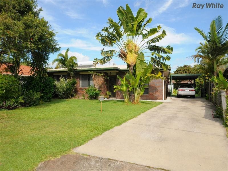 24 South Street, Urangan QLD 4655
