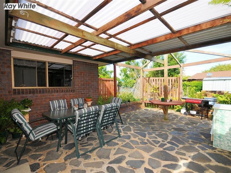 24 South Street, Urangan QLD 4655