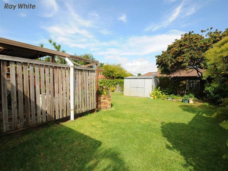 24 South Street, Urangan QLD 4655