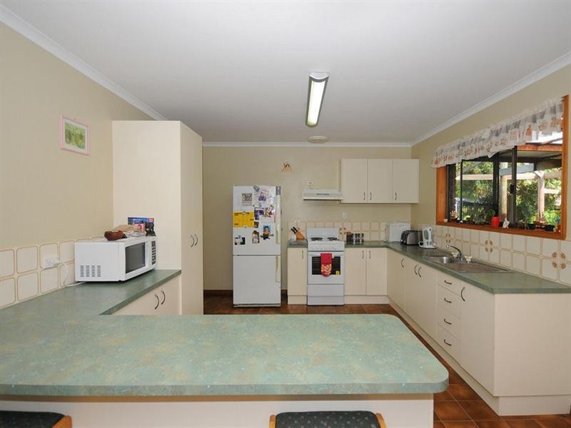 24 South Street, Urangan QLD 4655