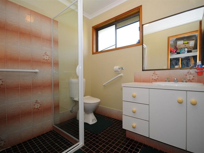 24 South Street, Urangan QLD 4655