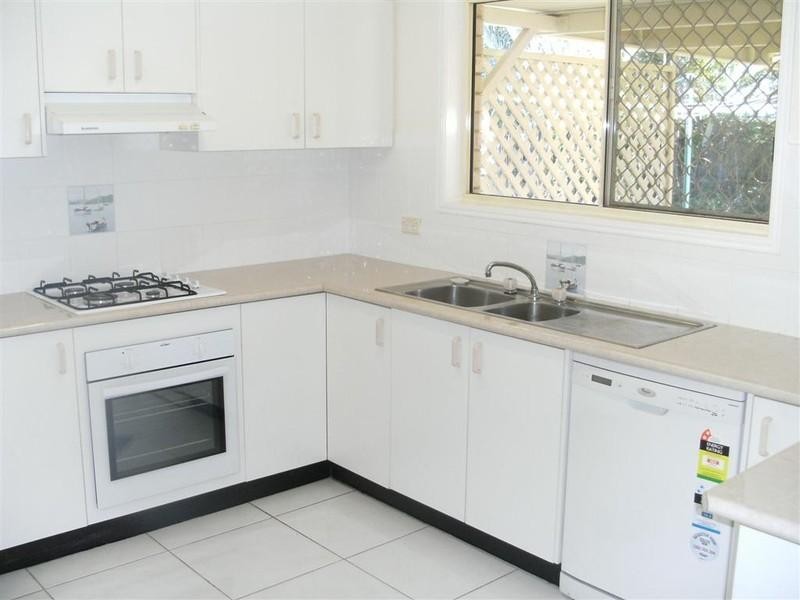 95 North Street, Point Vernon QLD 4655