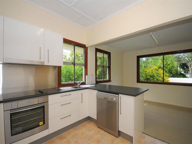 23 Helsham Street, Point Vernon QLD 4655