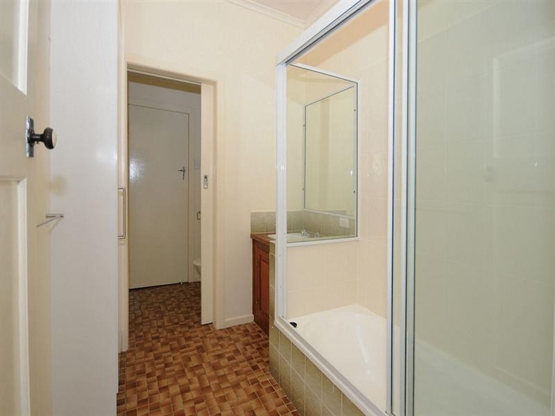 23 Helsham Street, Point Vernon QLD 4655