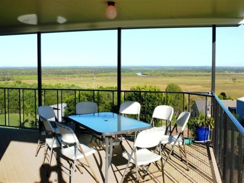 1 Tradewind Close, River Heads QLD 4655
