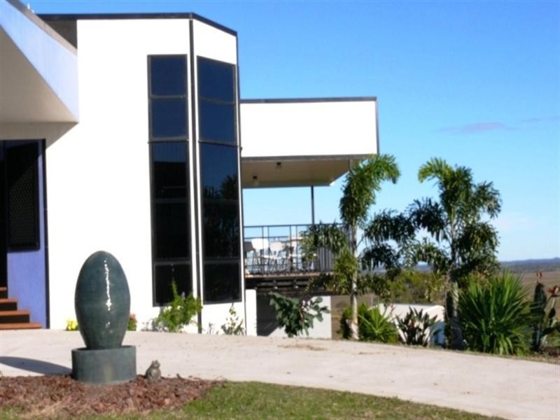 1 Tradewind Close, River Heads QLD 4655