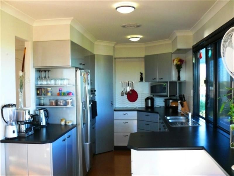 1 Tradewind Close, River Heads QLD 4655