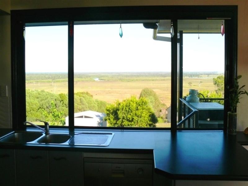 1 Tradewind Close, River Heads QLD 4655