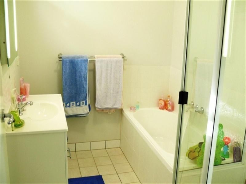 1 Tradewind Close, River Heads QLD 4655