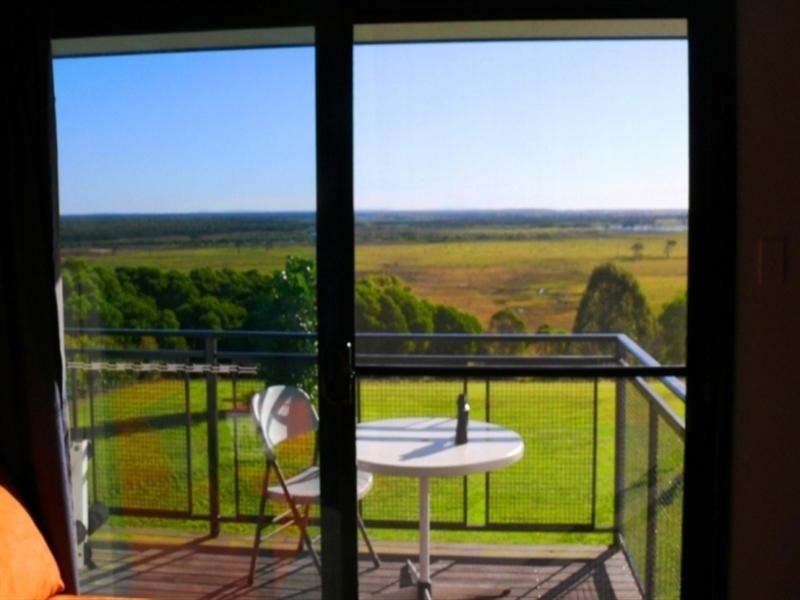 1 Tradewind Close, River Heads QLD 4655