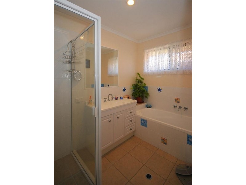 20 Kestrel Court, Eli Waters QLD 4655