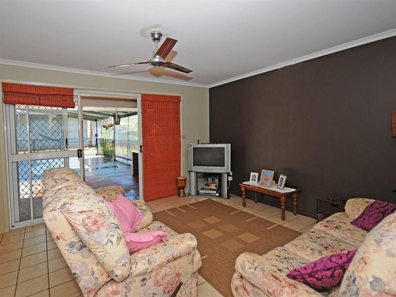 16 Garden Drive, Urangan QLD 4655